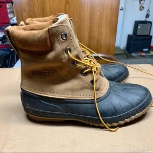 Men’s Sorel size 12 insulated boots
